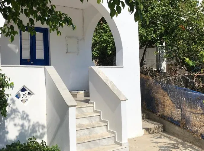 Kastri Konukevi Emborios