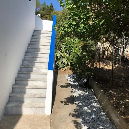 בית הארחה Kastri